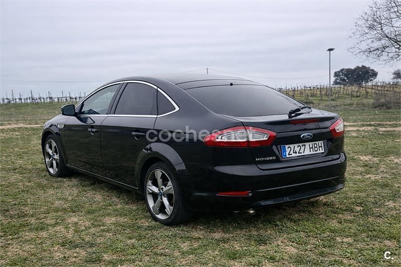 Usado Ford Mondeo Titanium 140 CV (102 kW) 2011 Negro Berlina