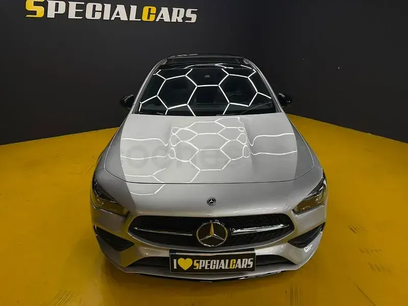 Usado Mercedes CLA220 190 CV (139 kW) 2022 Gris / plata Coupe