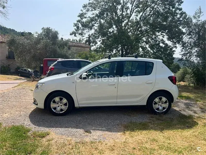 Usado Dacia Sandero Lauréate 90 CV (66 kW) 2018 Blanco Berlina