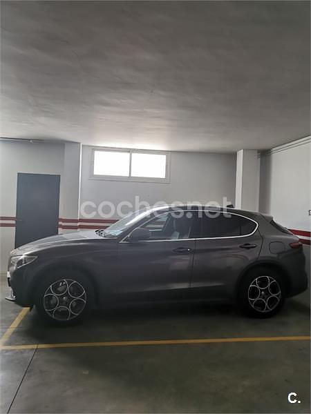 Gris / plata Usado 2019 Alfa Romeo Stelvio Executive SUV | 29.000 € (Precio justo) - Imagen 1/4
