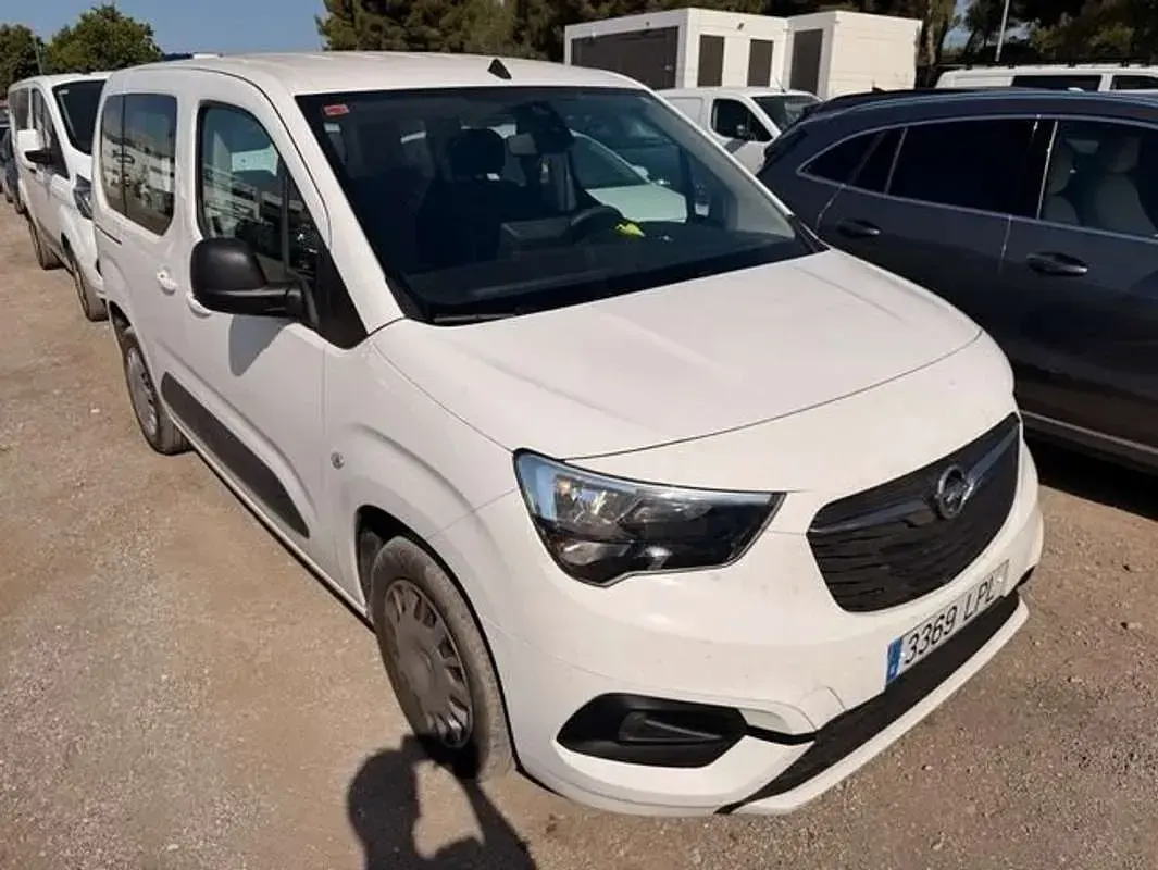 Usado Opel Combo Life Edition+ 102 CV (75 kW) 2021 Blanco Monovolumen