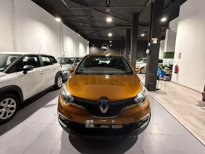 Usado Renault Captur Life 90 CV (66 kW) 2019 Naranja SUV