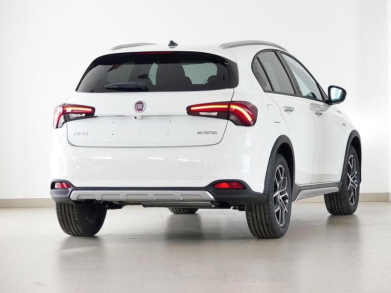 Usado Fiat Tipo Red 130 CV (95 kW) 2022 Blanco Familiar