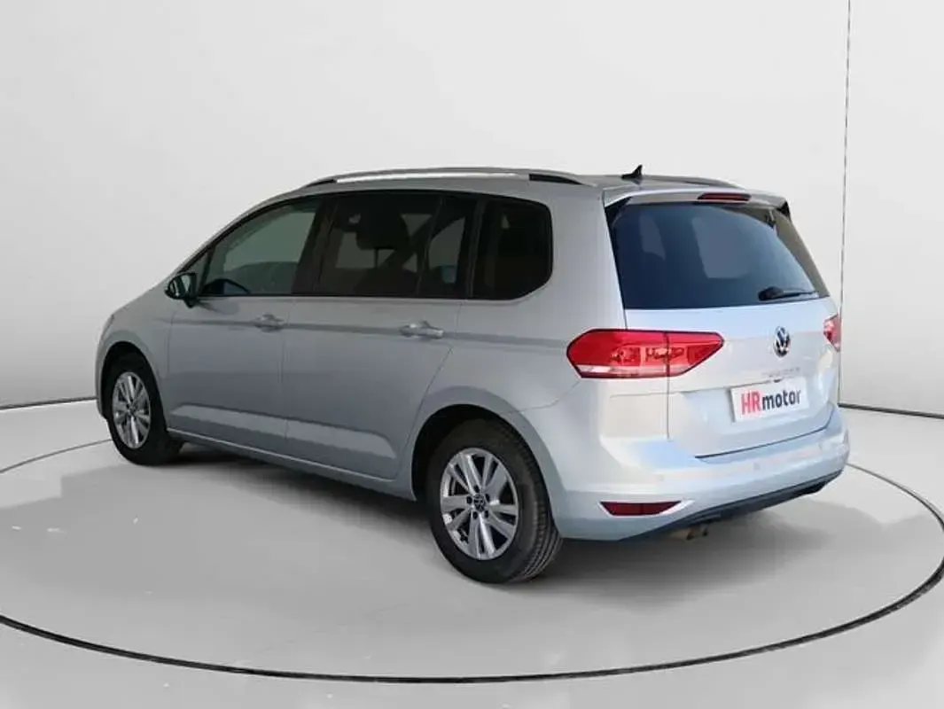 Usado VW Touran Advance 151 CV (111 kW) 2023 Gris Monovolumen