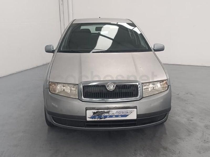Usado Skoda Fabia Comfort 64 CV (47 kW) 2003 Gris / plata Berlina