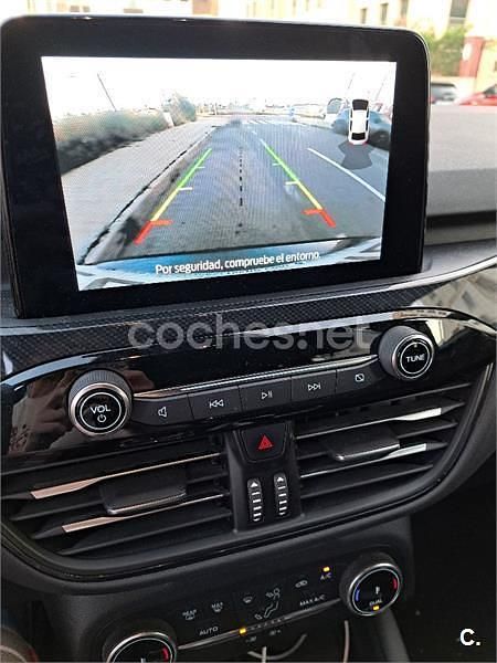 Usado Ford Kuga ST-Line 225 CV (165 kW) 2023 Gris / plata SUV