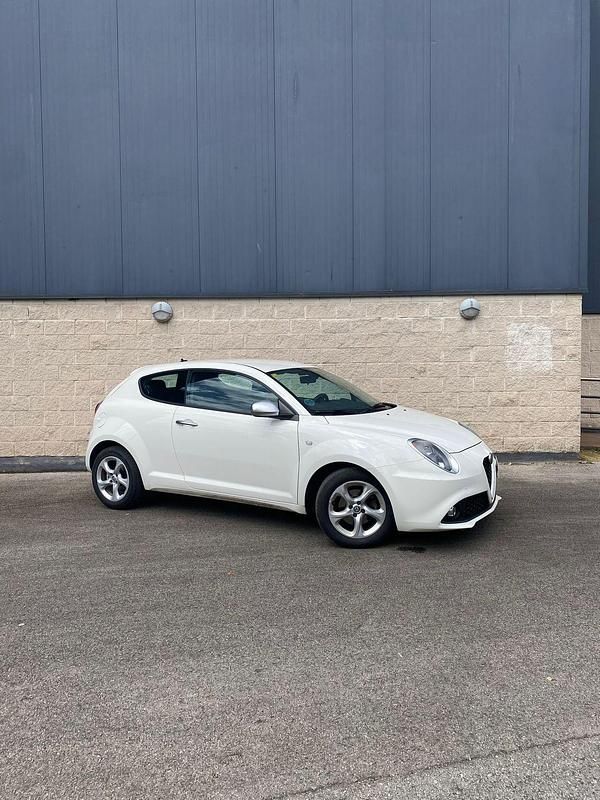 Usado Alfa Romeo MiTo Super 95 CV (69 kW) 2018 Blanco Utilitario