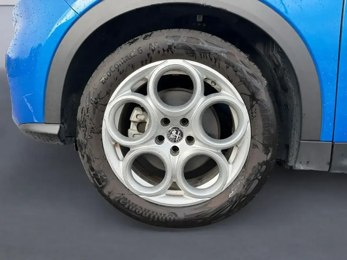Usado Alfa Romeo Tonale Sprint 130 CV (95 kW) 2023 Azul SUV