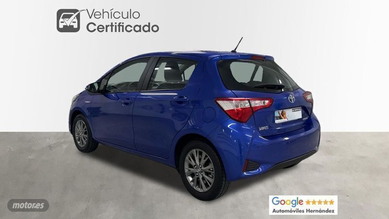 Usado Toyota Yaris Hybrid Active 100 CV (73 kW) 2018 Azul Berlina