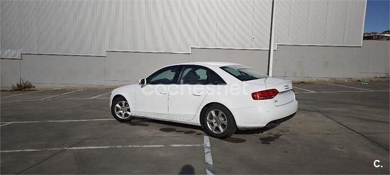 Usado Audi A4 136 CV (100 kW) 2011 Blanco Berlina