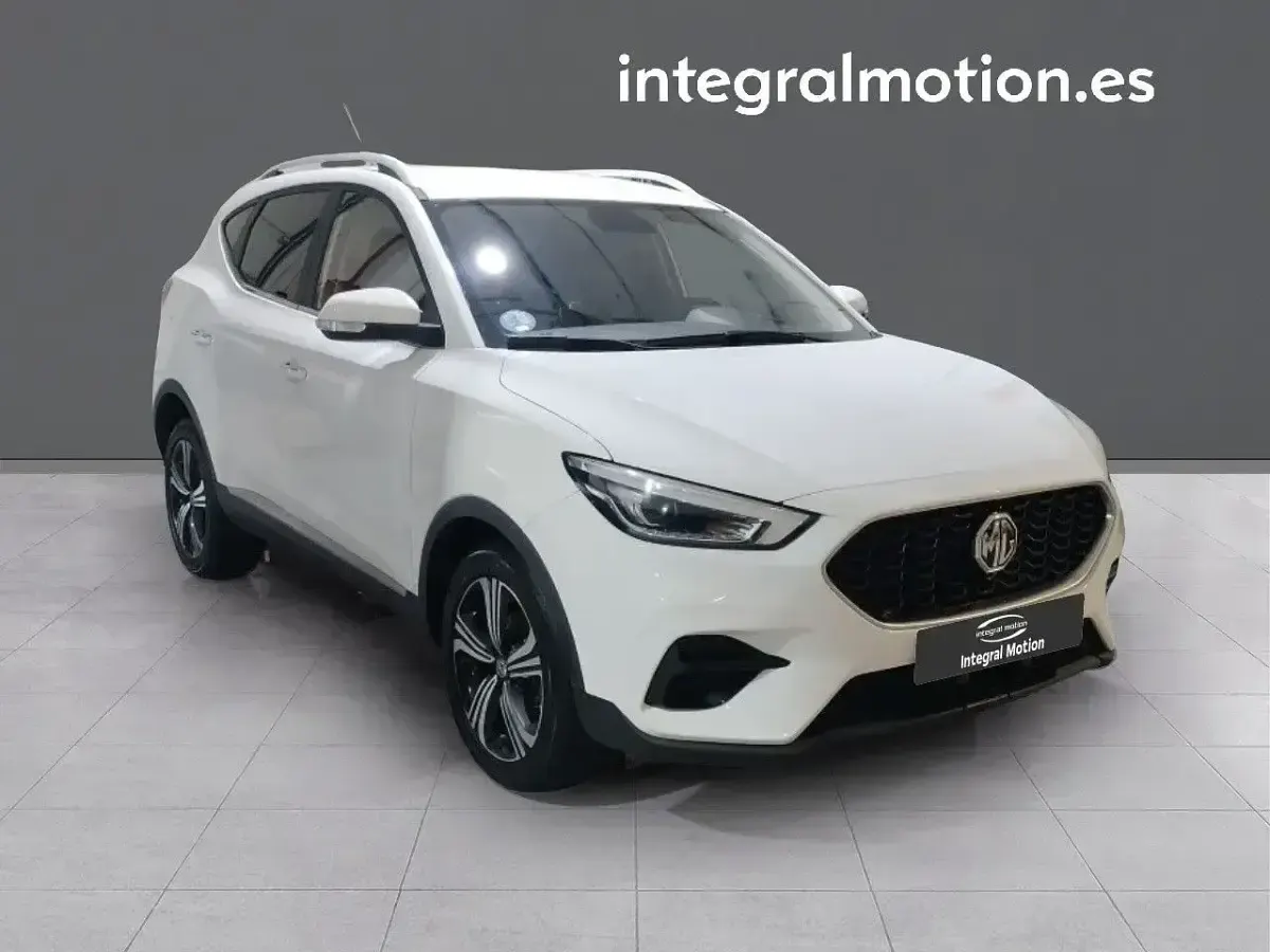 Usado MG ZS Luxury 106 CV (77 kW) 2023 Blanco SUV