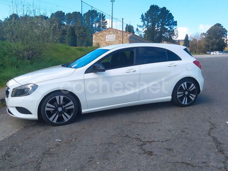 Blanco Usado 2014 Mercedes A180 Urban Berlina | 11.900 € (Un poco caro) - Imagen 1/4