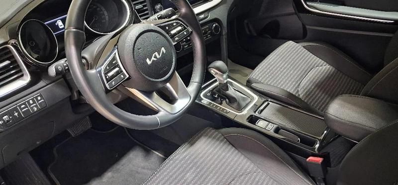 Usado Kia XCeed 141 CV (103 kW) 2022 Black pearl SUV