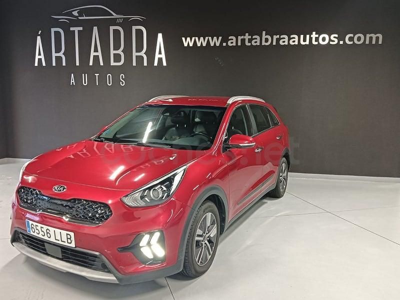 Usado Kia Niro 141 CV (103 kW) 2020 Granate SUV