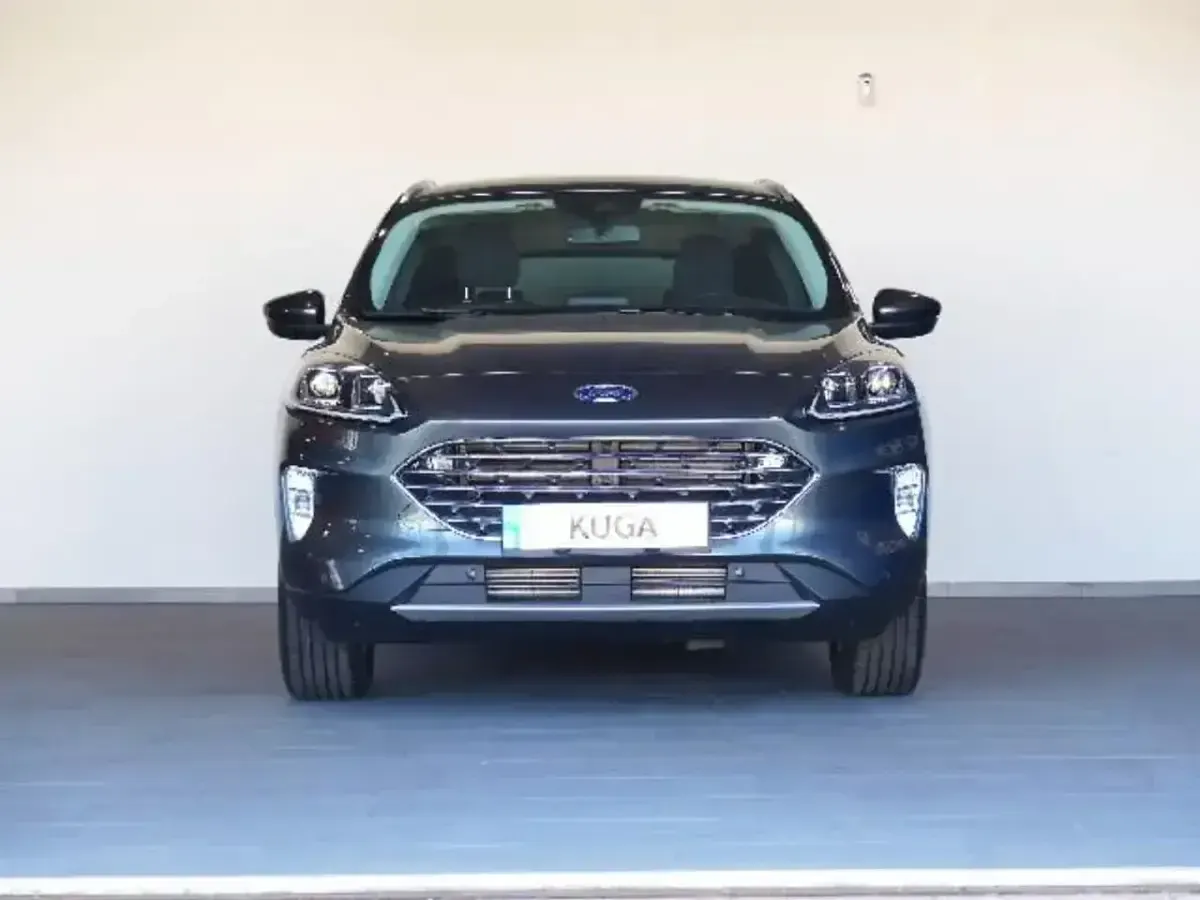 Usado Ford Kuga Titanium 150 CV (110 kW) 2023 Gris SUV