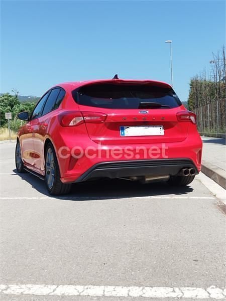 Usado Ford Focus ST-Line X 182 CV (133 kW) 2021 Rojo Berlina