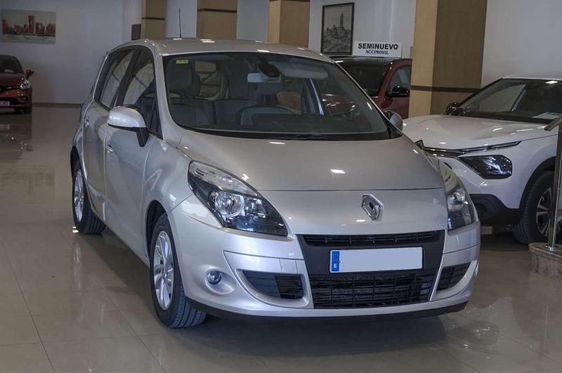 Usado Renault Scénic III Dynamique 106 CV (77 kW) 2011 Gris Monovolumen