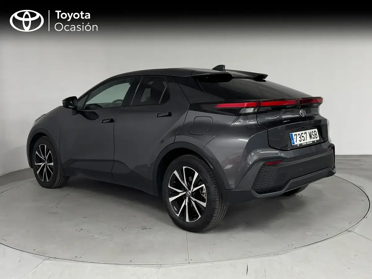 Używany Toyota C-HR Advance 140 KM (102 kW) 2024 Szary SUV