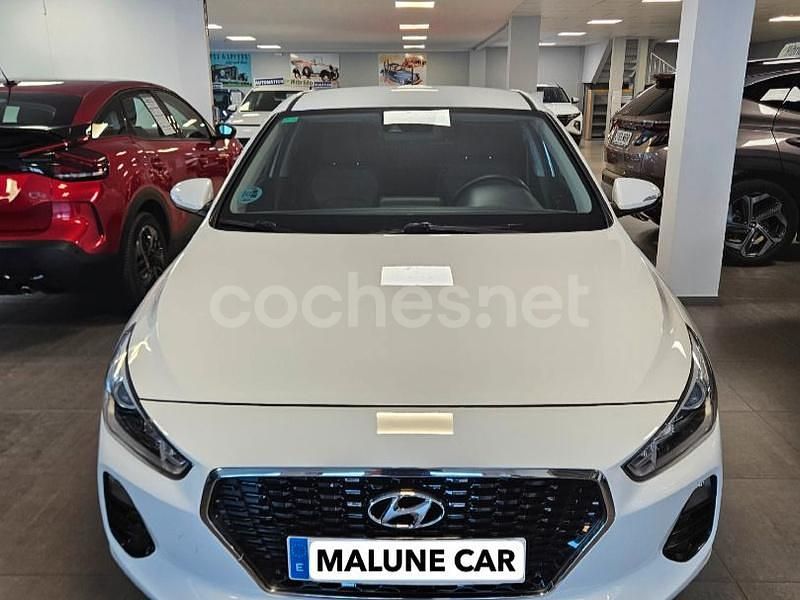 Usado Hyundai i30 120 CV (88 kW) 2017 Blanco Berlina