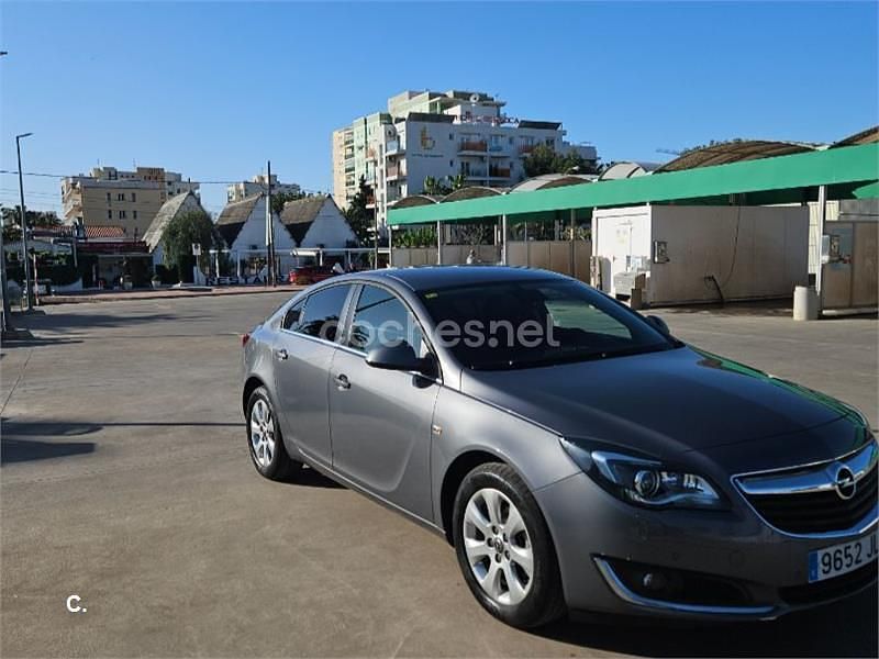 Gris / plata Usado 2016 Opel Insignia Selective Berlina | 9700 € (Precio justo) - Imagen 1/4