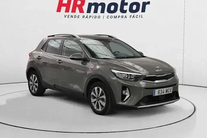 Usado Kia Stonic 120 CV (88 kW) 2022 Verde SUV