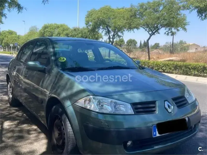 Usado Renault Mégane Authentique 115 CV (84 kW) 2005 Gris / plata Berlina