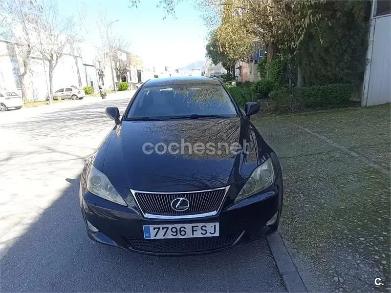 Usado Lexus IS220d Luxury Line 177 CV (130 kW) 2006 Azul Berlina