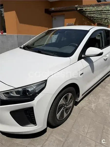 Usado Hyundai Ioniq 141 CV (103 kW) 2018 Blanco Utilitario