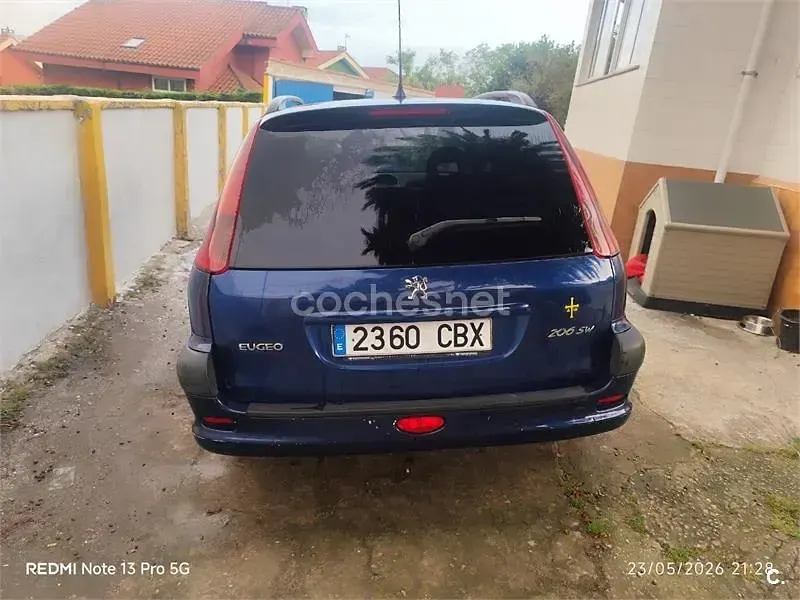 Usado Peugeot 206 90 CV (66 kW) 2002 Azul Familiar