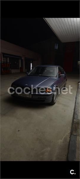 Usado BMW 320 136 CV (100 kW) 1999 Azul Berlina