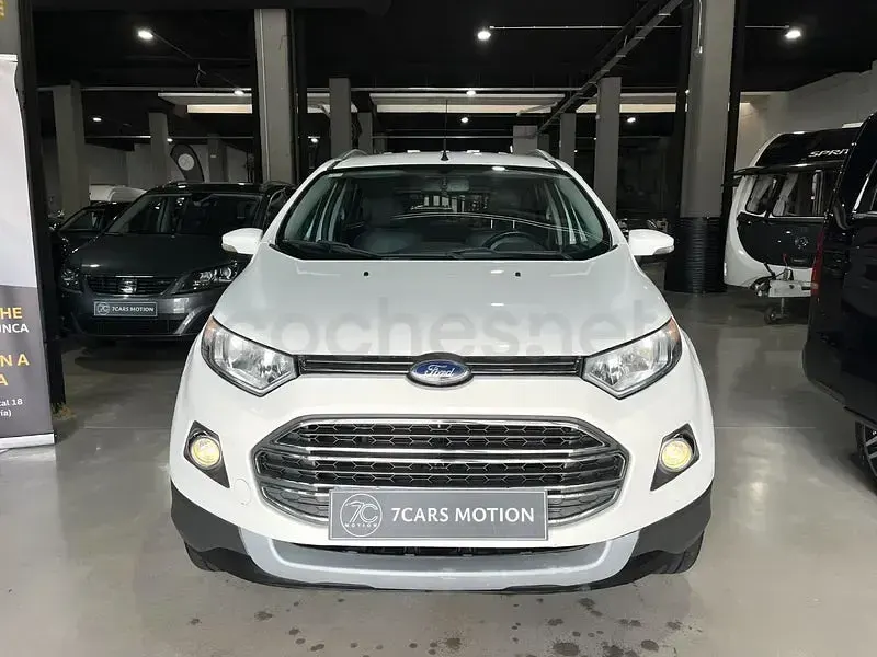 Usado Ford Ecosport Trend 112 CV (82 kW) 2015 Blanco SUV