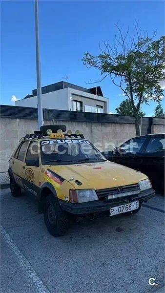 Usado Peugeot 205 65 CV (47 kW) 1991 Amarillo Berlina