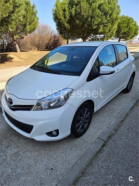 Usado Toyota Yaris Live 90 CV (66 kW) 2012 Blanco Utilitario