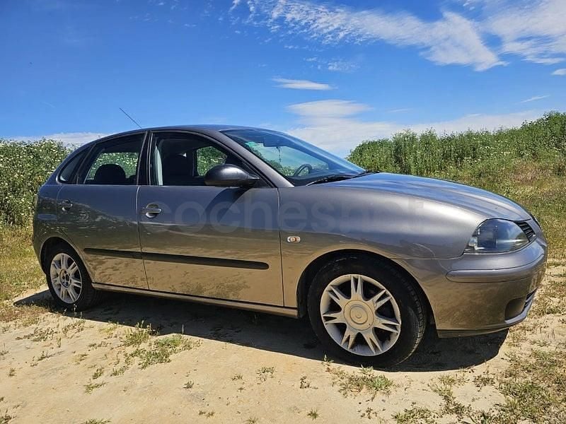 Usado Seat Ibiza 64 CV (47 kW) 2005 Gris / plata Utilitario