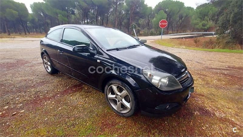 Negro Usado 2007 Opel Astra GTC Sport Berlina | 3500 € (Precio justo) - Imagen 1/4
