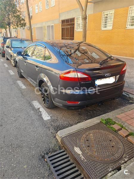 Usado Ford Mondeo Ghia 140 CV (102 kW) 2009 Gris / plata Berlina