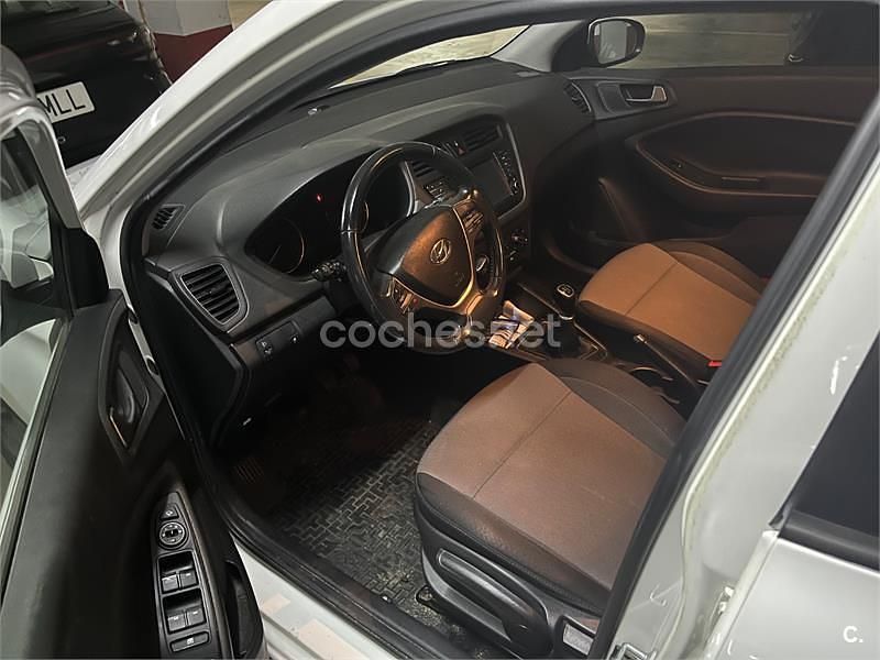 Usado Hyundai i20 GO! 84 CV (61 kW) 2018 Blanco Berlina