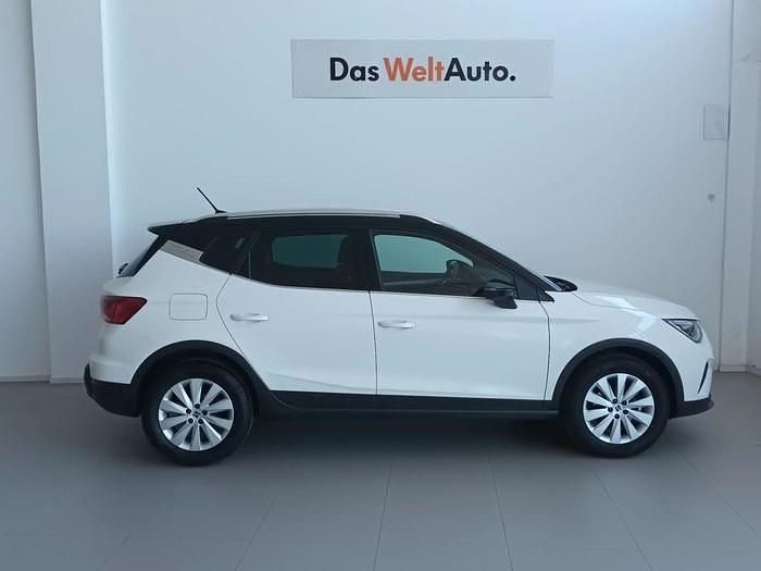 Usado Seat Arona Style Plus 110 CV (80 kW) 2021 Blanco SUV