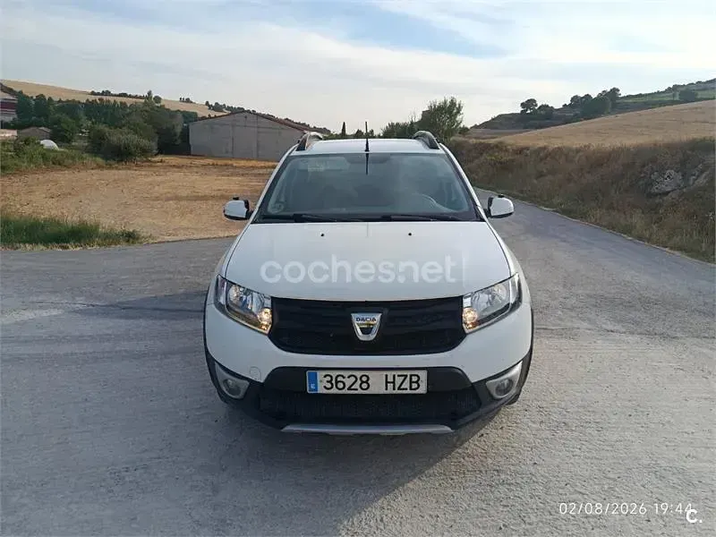Usado Dacia Sandero Stepway 90 CV (66 kW) 2014 Blanco Berlina