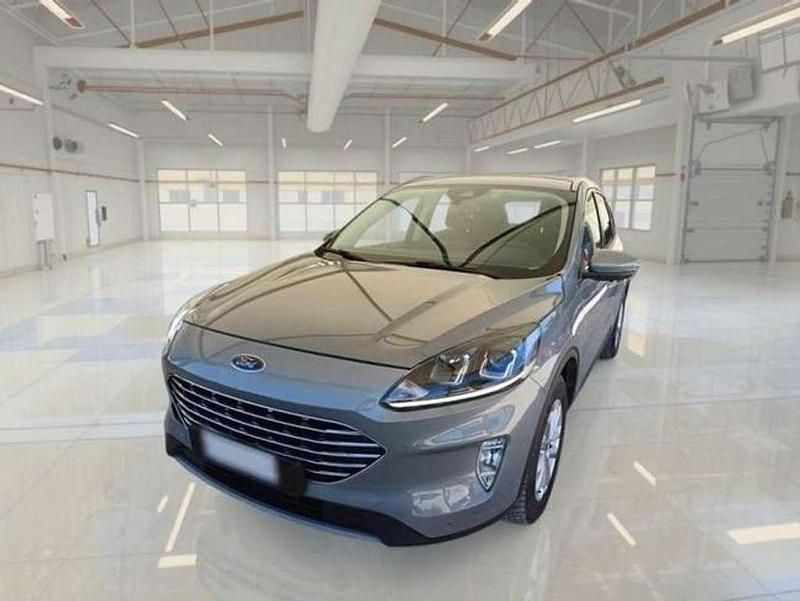 Usado Ford Kuga Titanium 190 CV (139 kW) 2022 Gris SUV