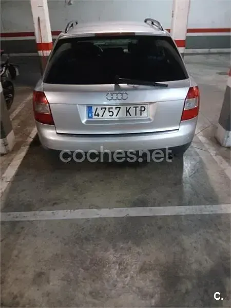 Usado Audi A4 170 CV (125 kW) 2003 Gris / plata Familiar