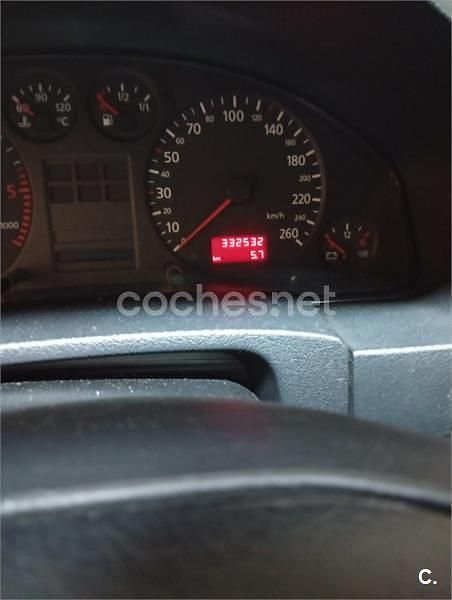 Usado Audi A6 130 CV (95 kW) 2003 Negro Berlina