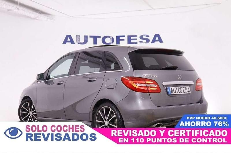 Usado Mercedes B200 136 CV (100 kW) 2014 Gris / plata Monovolumen