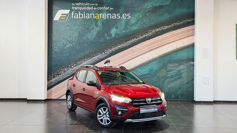 Rojo Usado 2022 Dacia Sandero Essentiel Utilitario | 13.400 € (Precio justo) - Imagen 1/4