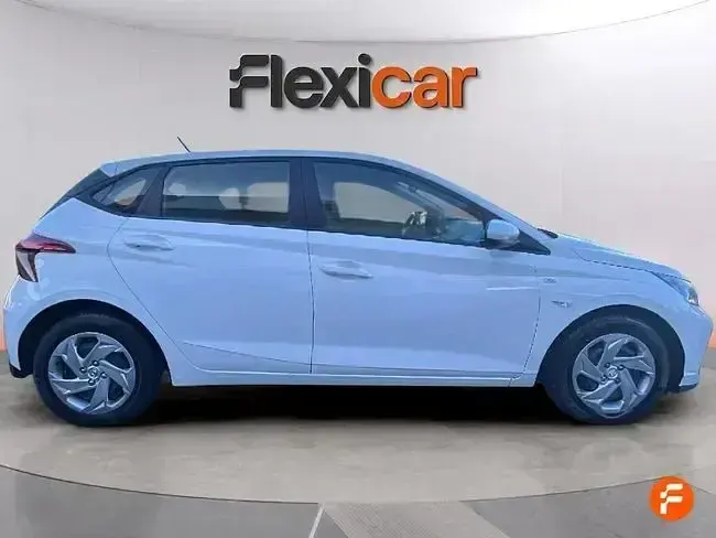 Usado Hyundai i20 101 CV (74 kW) 2022 Blanco Utilitario