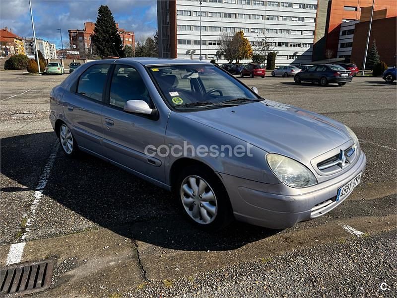 Usado Citroën Xsara 75 CV (55 kW) 2002 Gris / plata Berlina