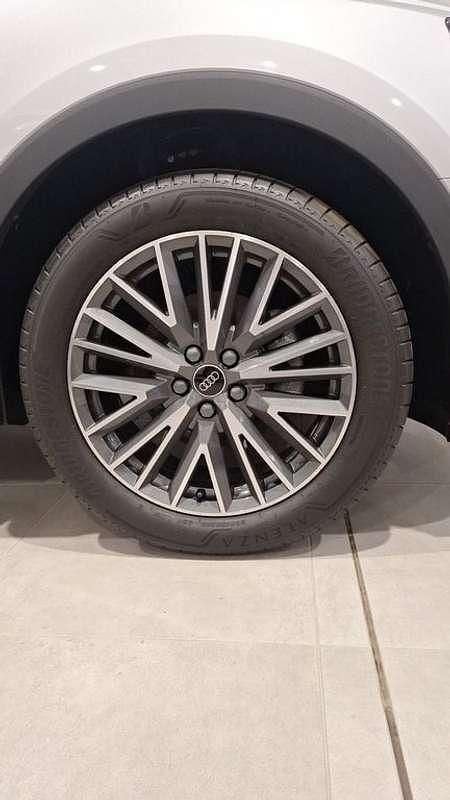 Usado Audi Q3 150 HP (110 kW) 2024 Prateado SUV