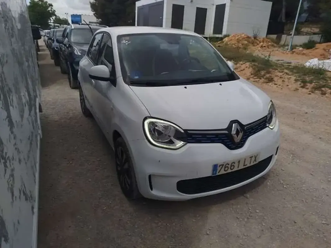 Usado Renault Twingo Zen 60 kW (82 CV) 2021 Blanco Utilitario