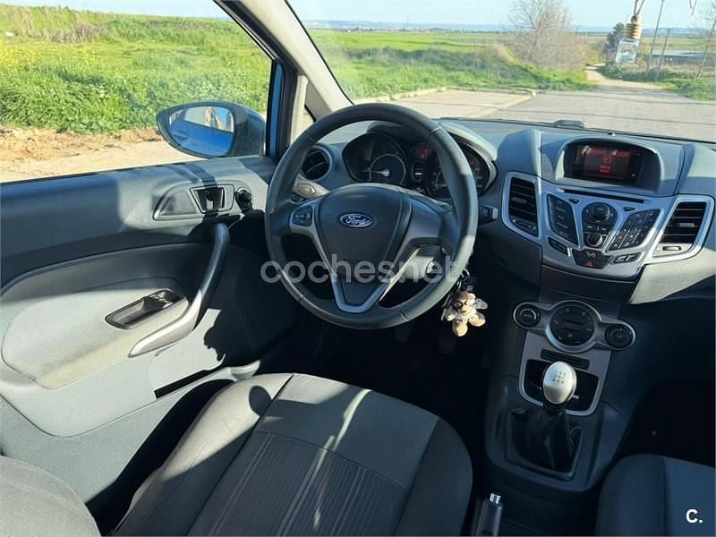 Usado Ford Fiesta Trend 82 CV (60 kW) 2010 Azul Utilitario