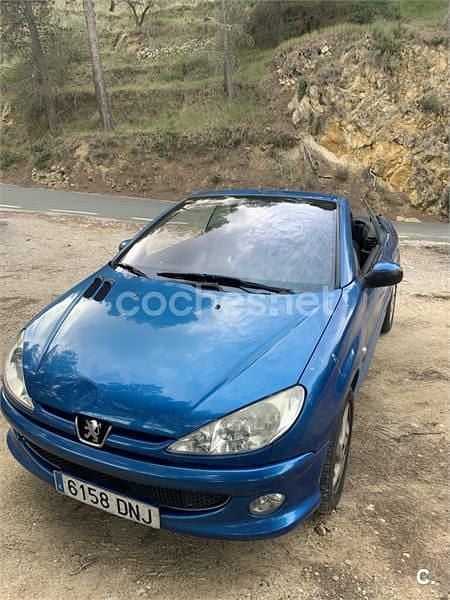 Usado Peugeot 206 CC 110 CV (80 kW) 2005 Azul Descapotable